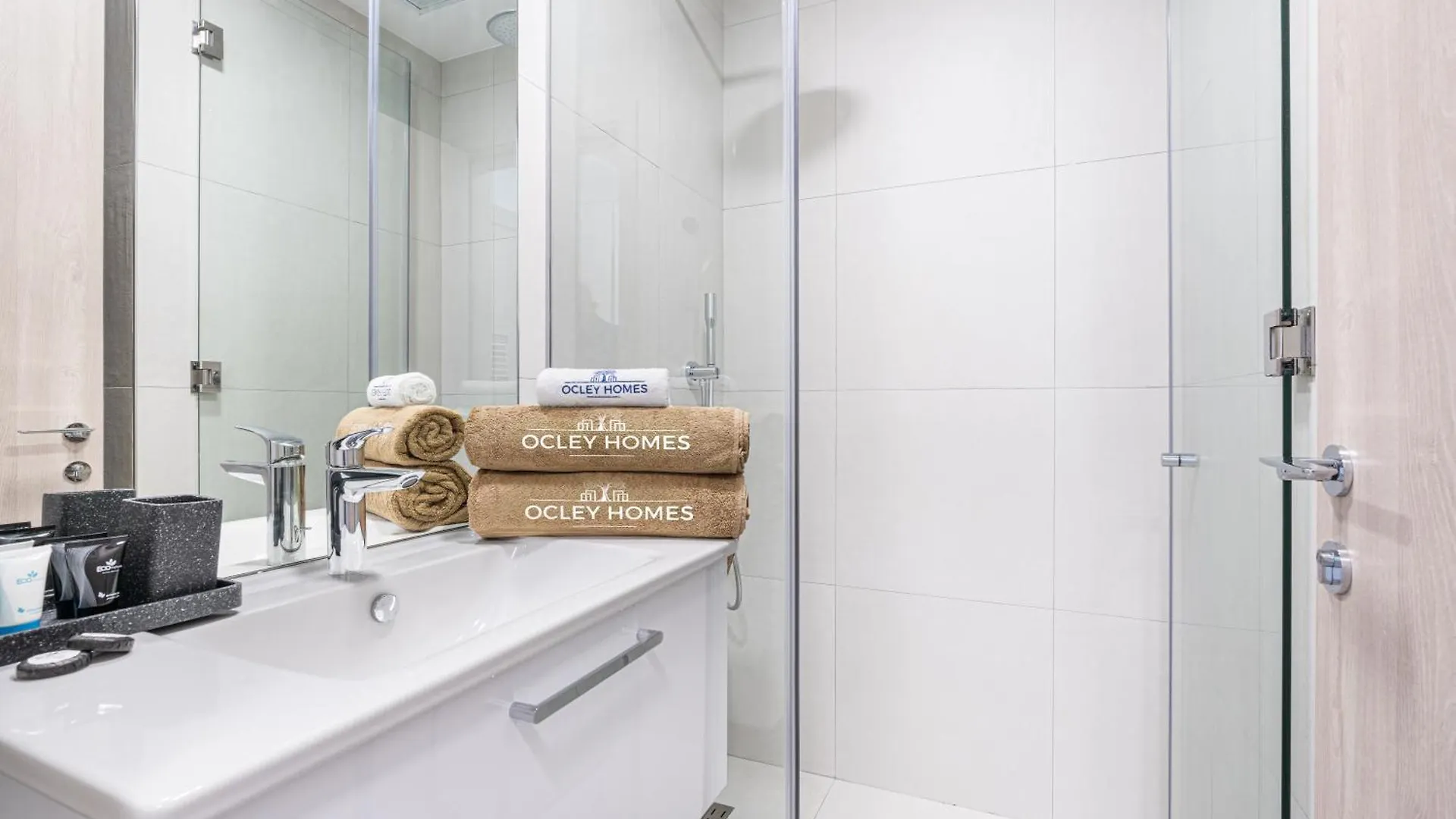 Cozy & Bright Home In The Heart Of Jvc Dubai Vereinigte Arabische Emirate