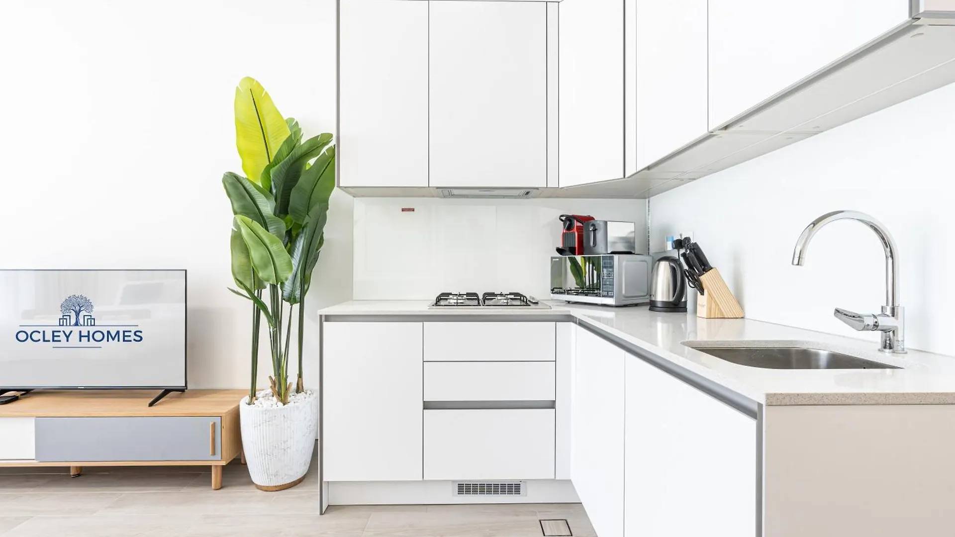 Cozy & Bright Home In The Heart Of Jvc Dubai